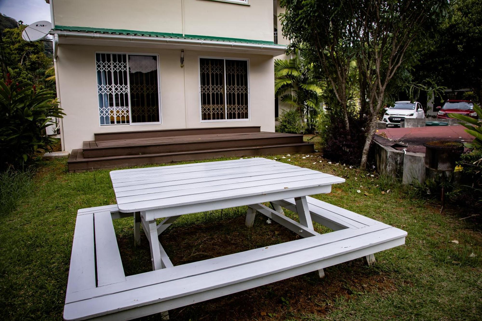 Riverside Residence - Beau Vallon โบวาลง ภายนอก รูปภาพ