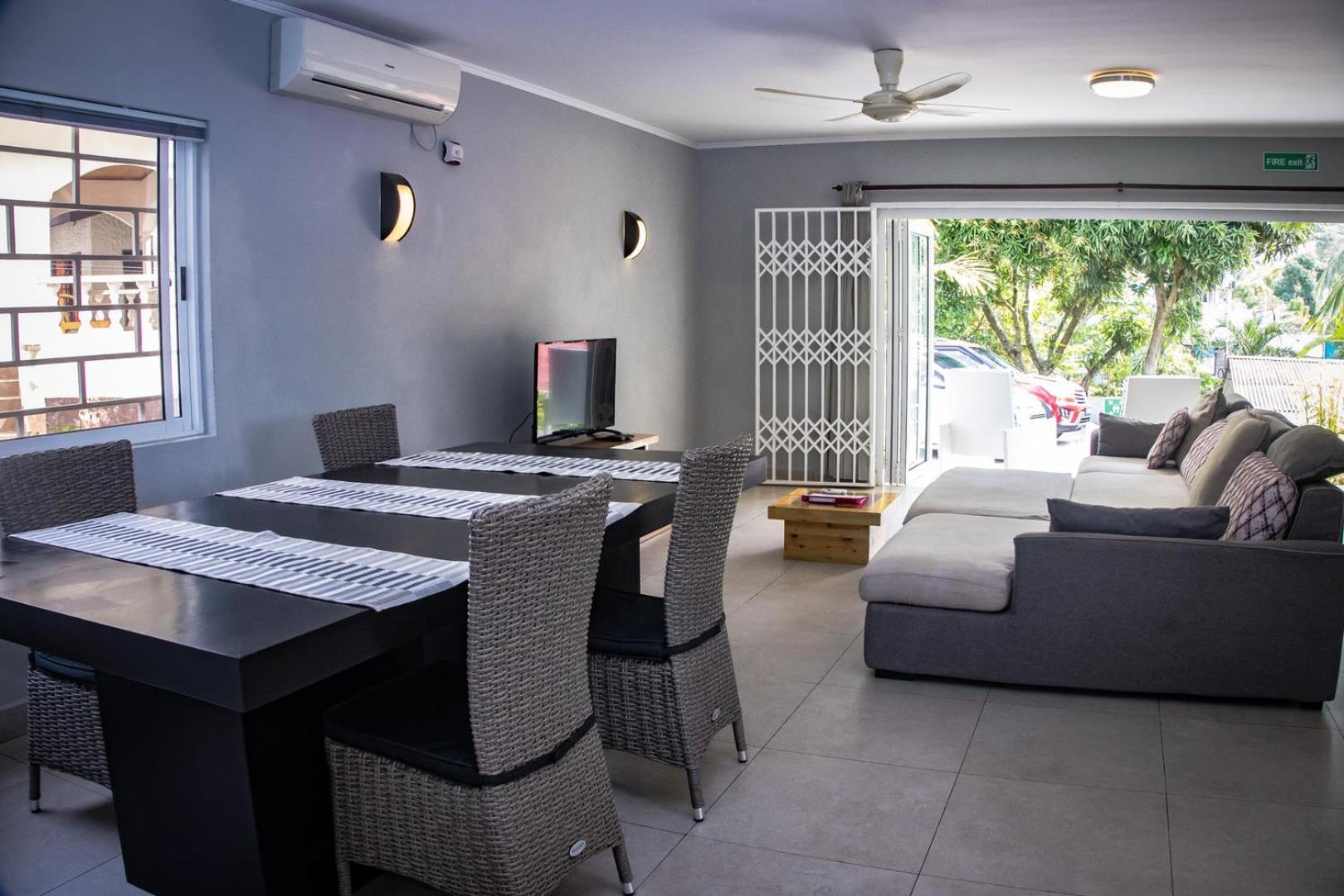 Riverside Residence - Beau Vallon โบวาลง ภายนอก รูปภาพ