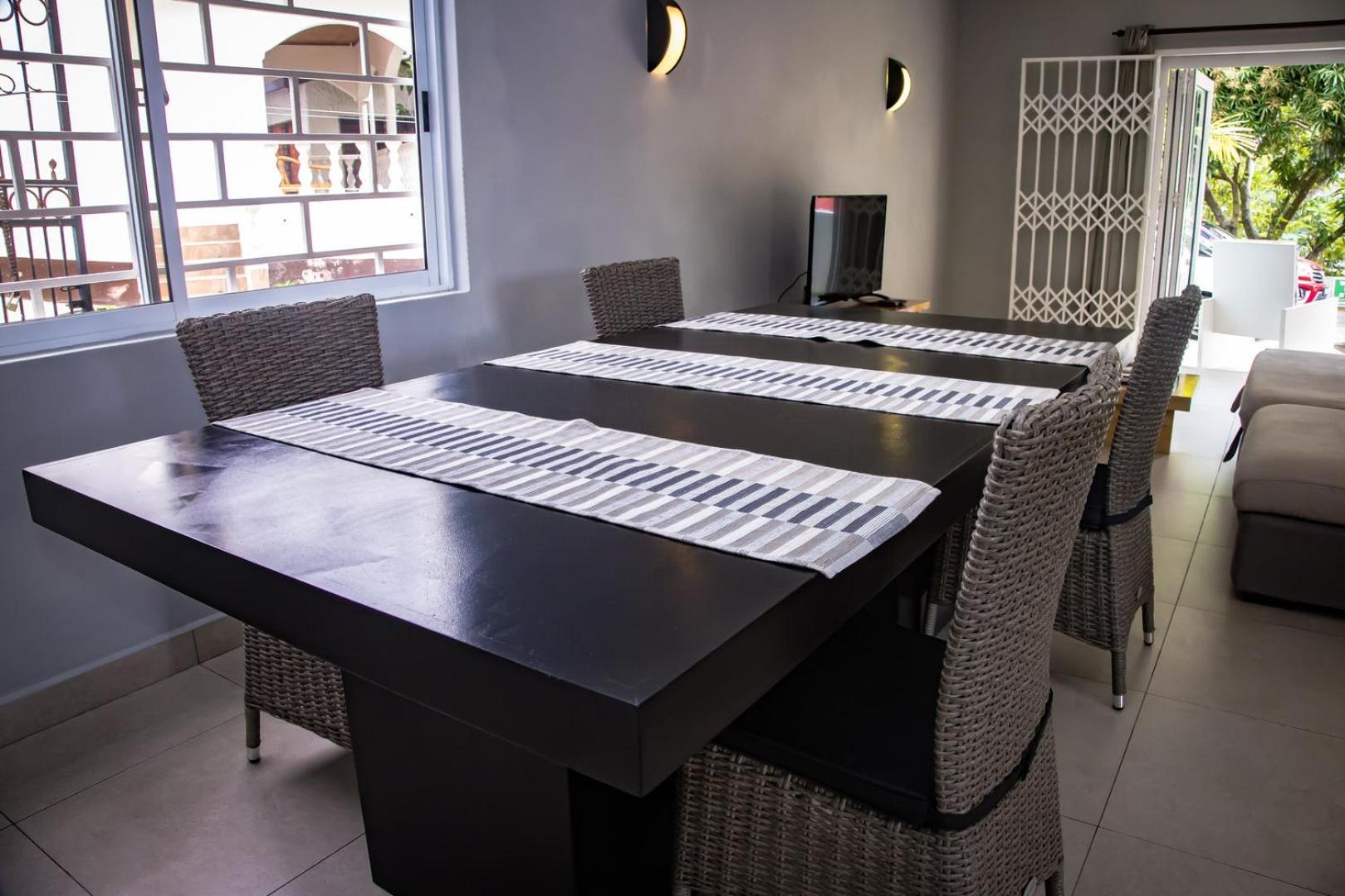 Riverside Residence - Beau Vallon โบวาลง ภายนอก รูปภาพ